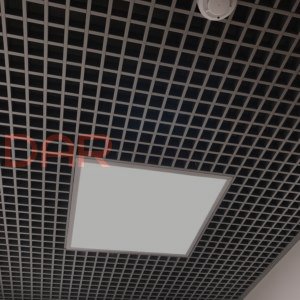 Фото Подвесной реечный потолок грильято с местом под светильники
